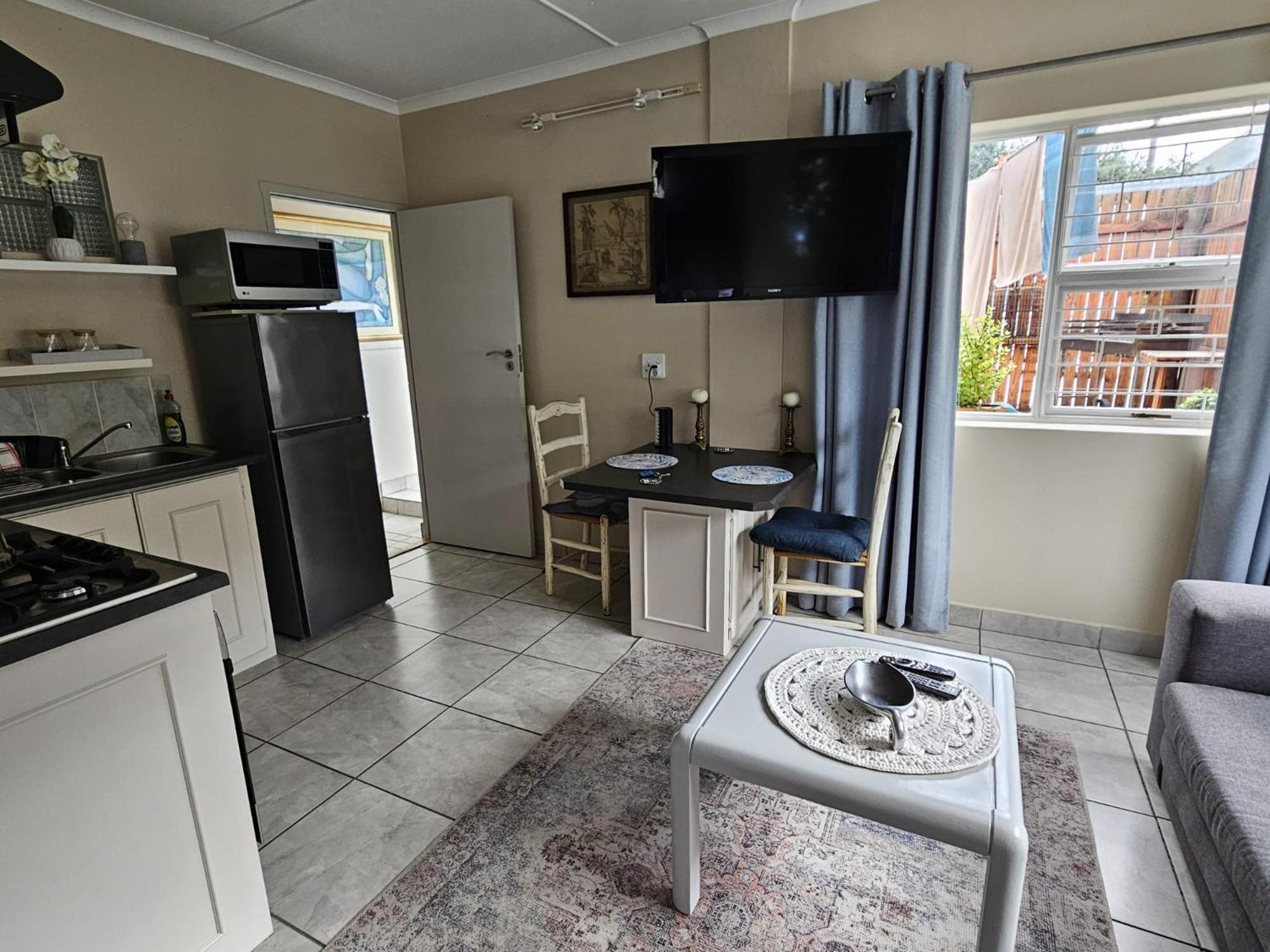 Senelle Accomodation Apartment Hermanus Bagian luar foto