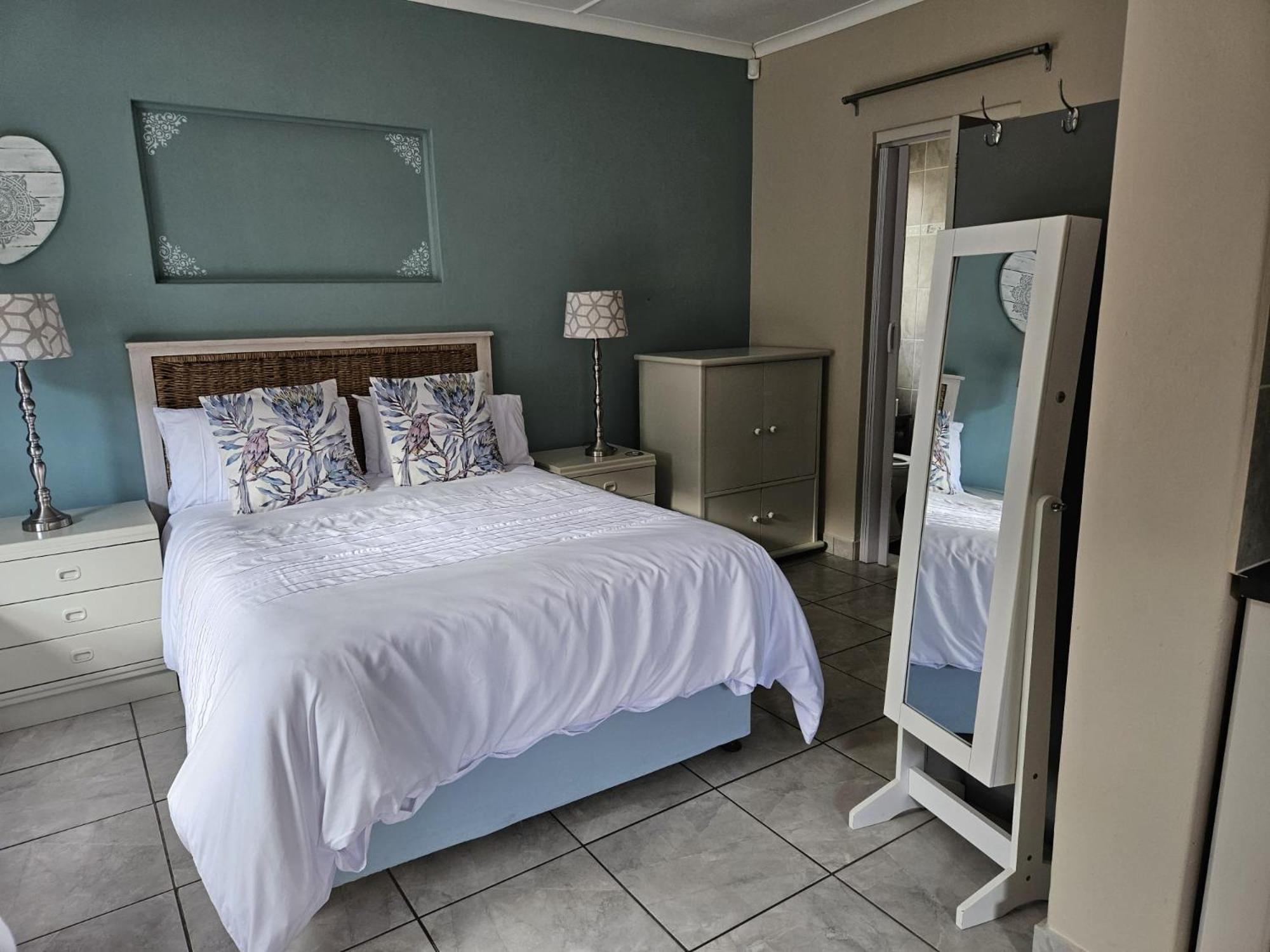 Senelle Accomodation Apartment Hermanus Bagian luar foto